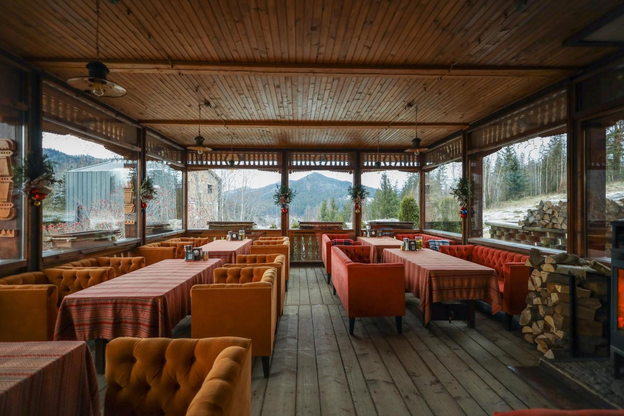 Korunka Hotel Tatariv Luaran gambar