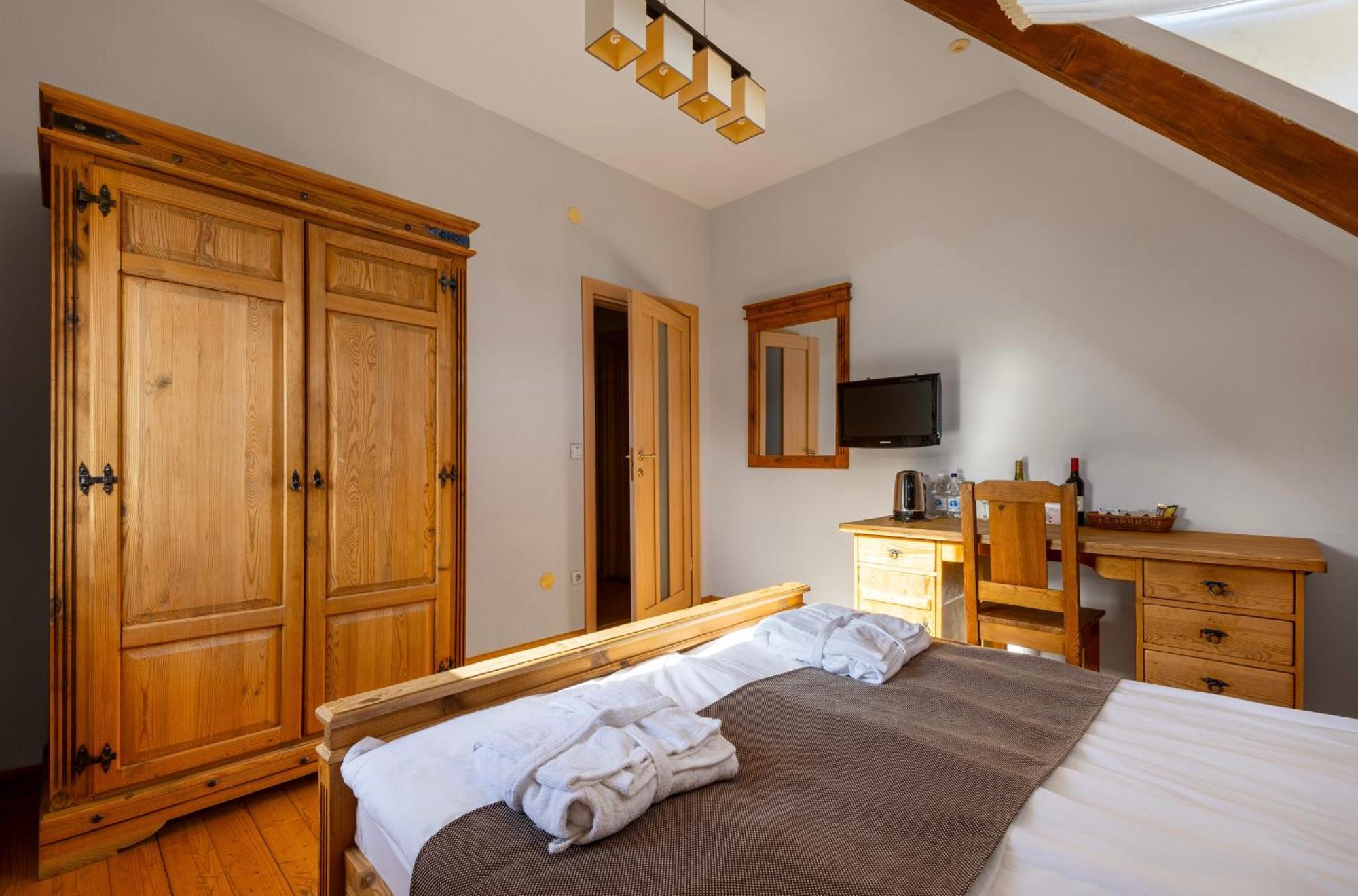 Korunka Hotel Tatariv Luaran gambar