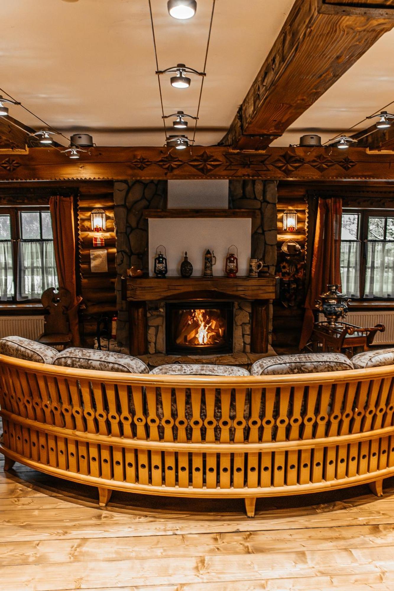 Korunka Hotel Tatariv Luaran gambar
