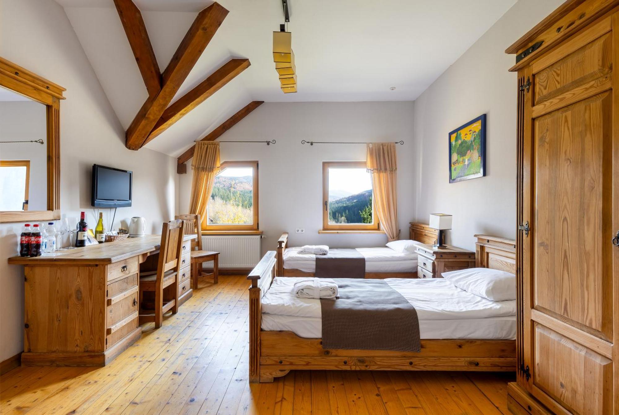 Korunka Hotel Tatariv Luaran gambar