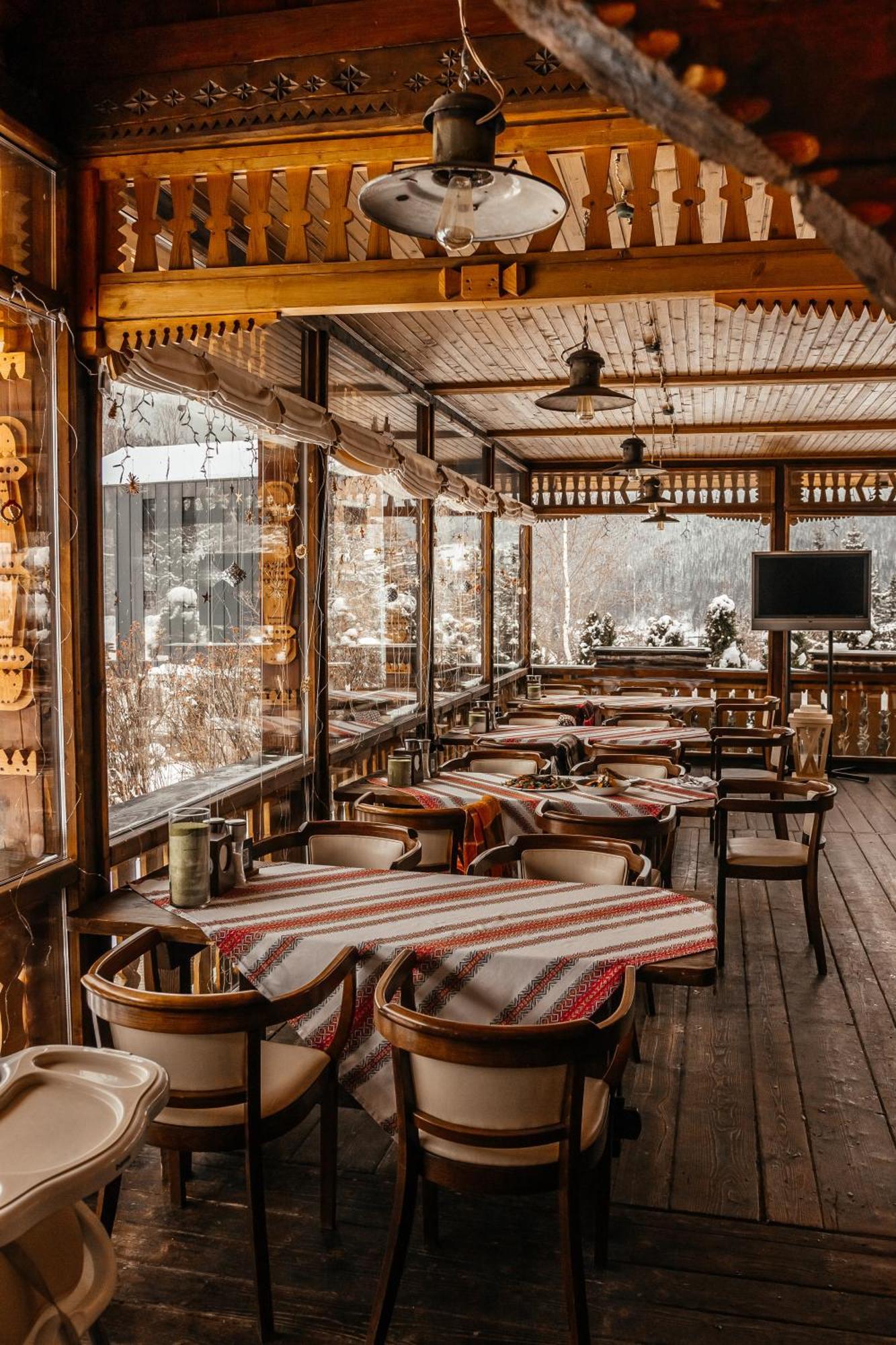 Korunka Hotel Tatariv Luaran gambar