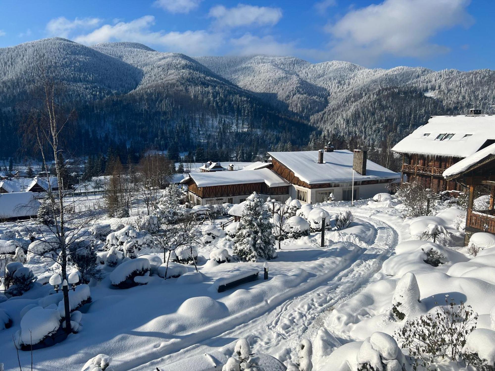 Korunka Hotel Tatariv Luaran gambar